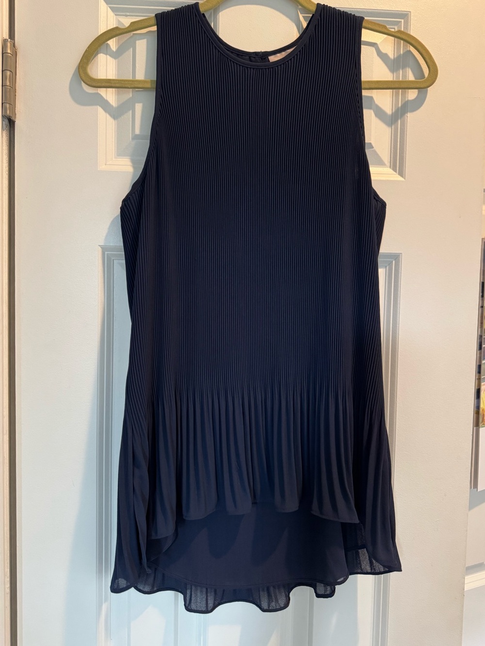 Ellie Kai Navy Sleeveless Pleated Top, size 12